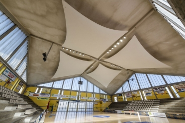 Plafond acoustique du palais des sports de Fano